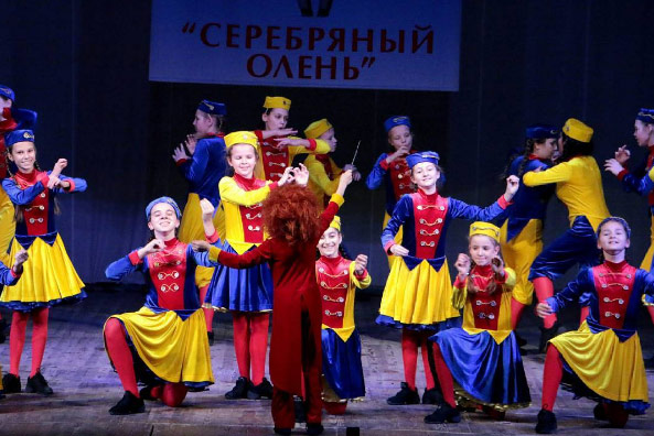 Детская танцевальная студия Красная звезда в Одинцово. Группа Карамель на конкурсе Серебряный олень