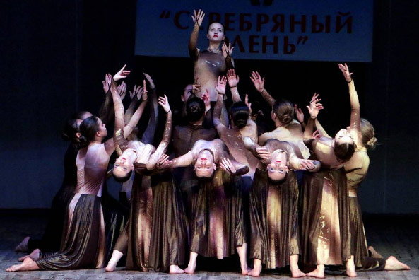 Детская танцевальная студия Красная звезда в Одинцово. Старшая группа на конкурсе Серебряный олень 2016 г.